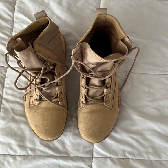 Nike Boots - Picture 6 of 7